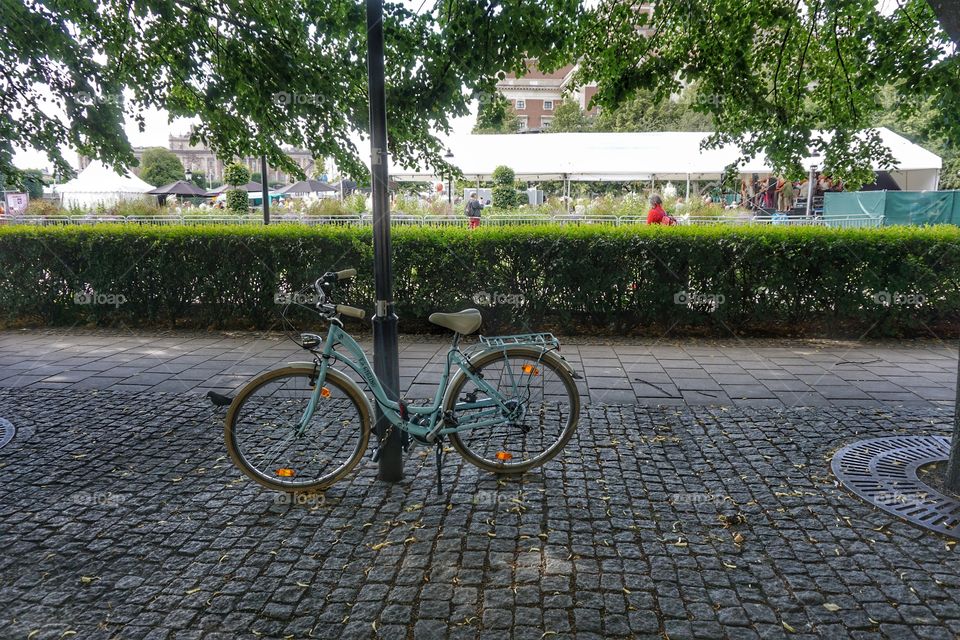 Blue Bicycle 