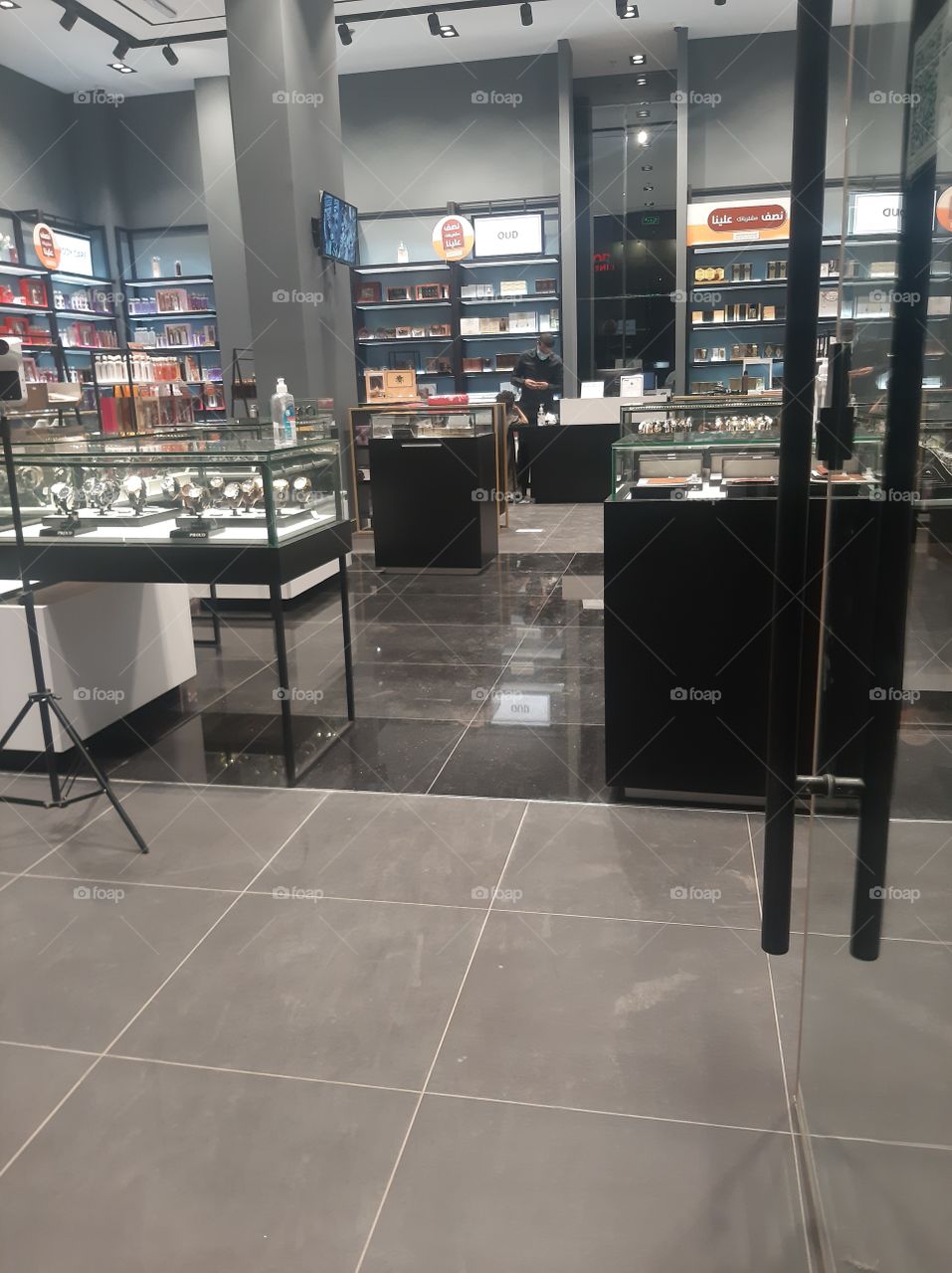 I need your support guys, I'm very, very poor, poor