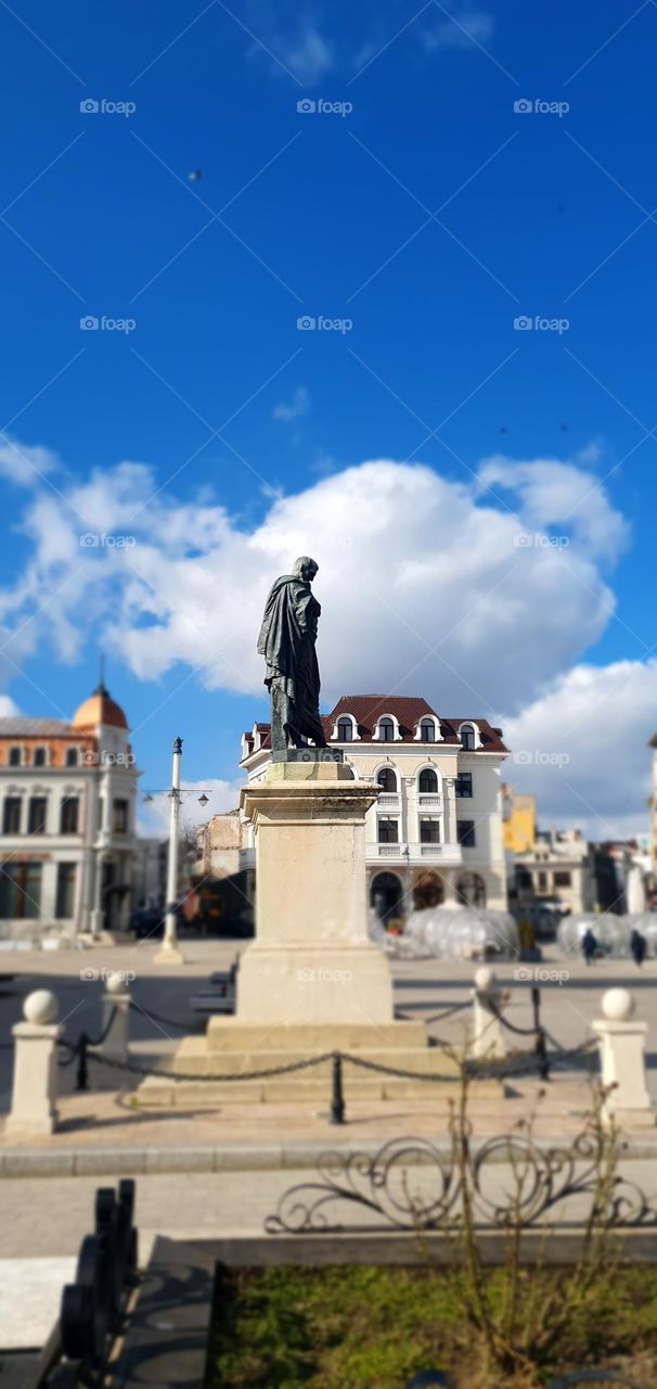 Ovidius statue