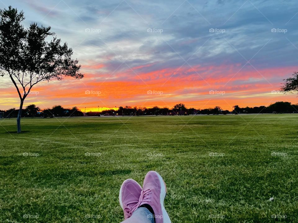 I took this pic @ RyanPark of Arizona when I took a break from my walk and sat there mesmerized by the view. Sunsets of Arizona are always so beautiful. ♥️
