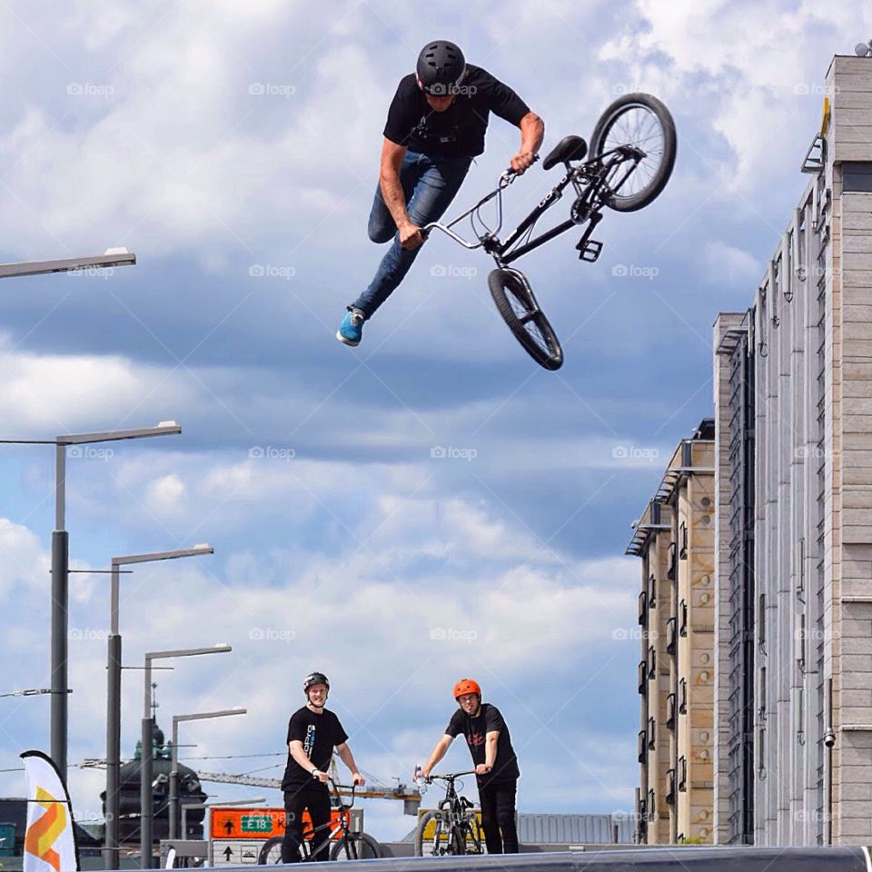 Bmx tailwhip jump