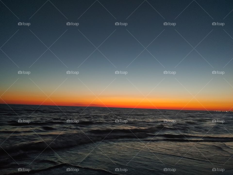 Who has never thought about reaching the limit? surpassing the horizon and going forward, straight into mystery? Walking alone on the wet sand may be the best way to have insights on the colours of your desires.