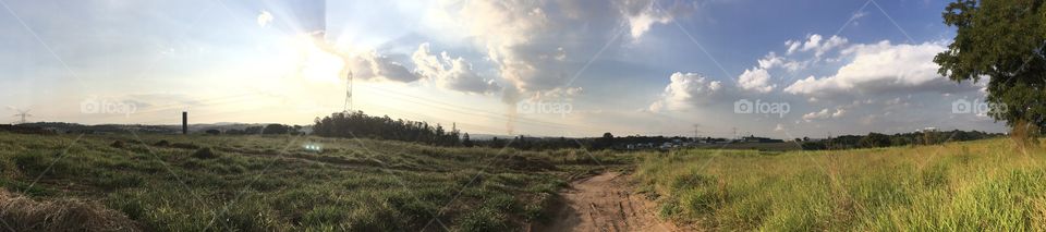 The beautiful sunset photo in vibrant and inspiring colors.  Cheer the nature! - em foto panorâmica aqui no Brasil. 