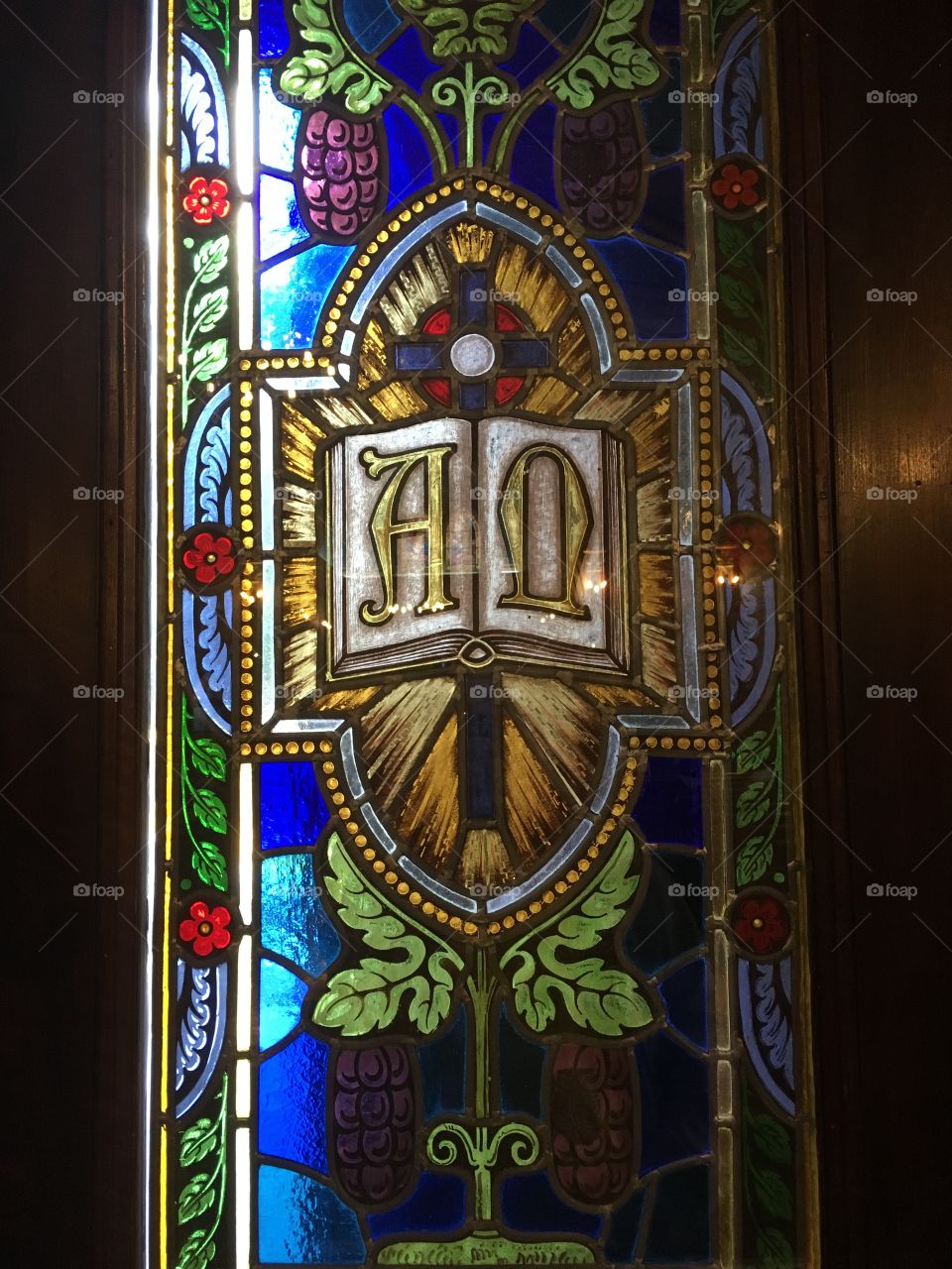 Vitral da Igreja Nossa Senhora do Rosário e São Benedito, em Jundiaí: Jesus Cristo, o Alfa e o Ômega!