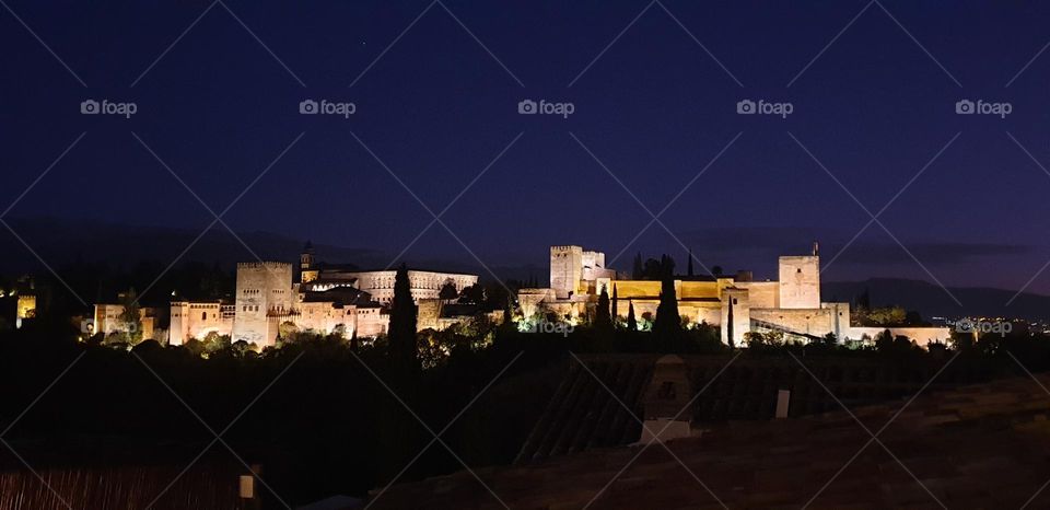 Alhambra de granada de noche