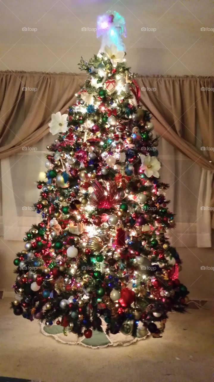 fully decorated Christmas tree