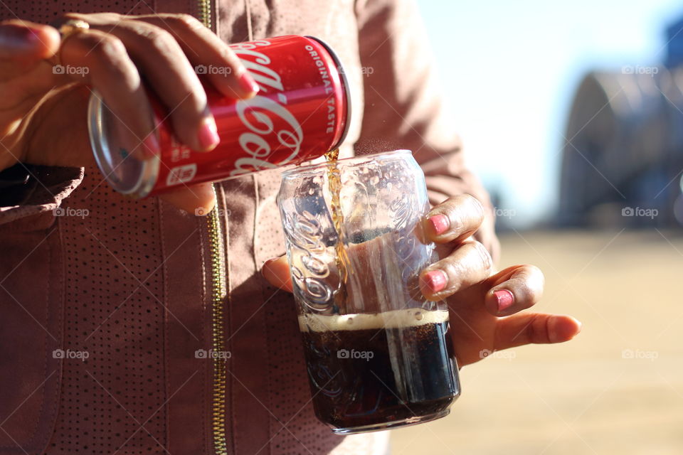 Taste the buzz Coca Cola 
