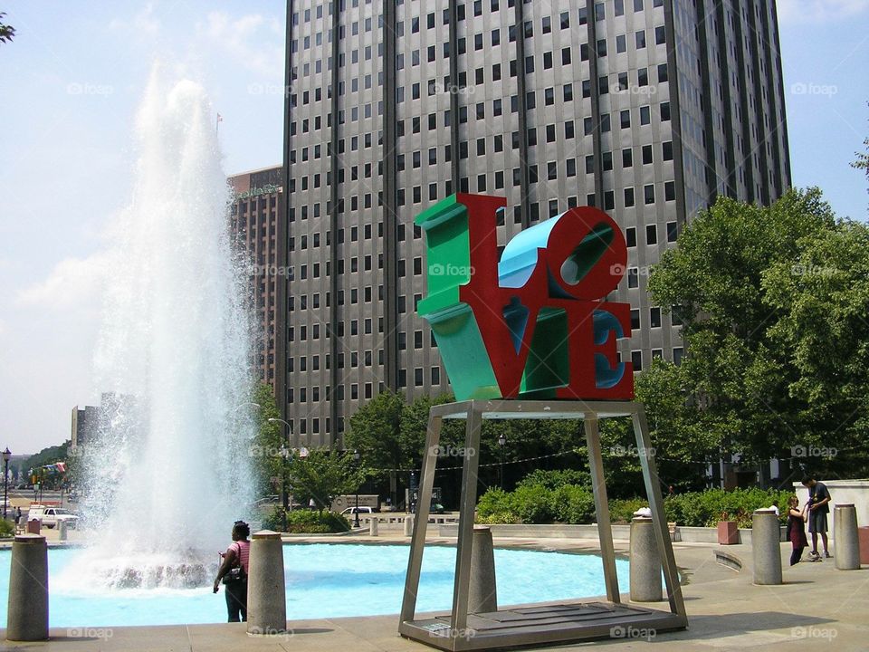 Philadelphia Love sculpture