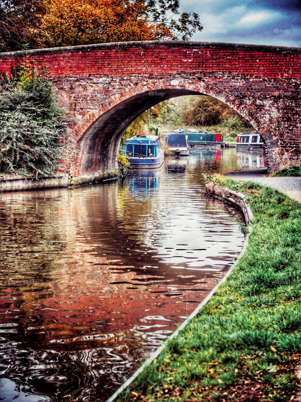 Canal. Narrow boats 