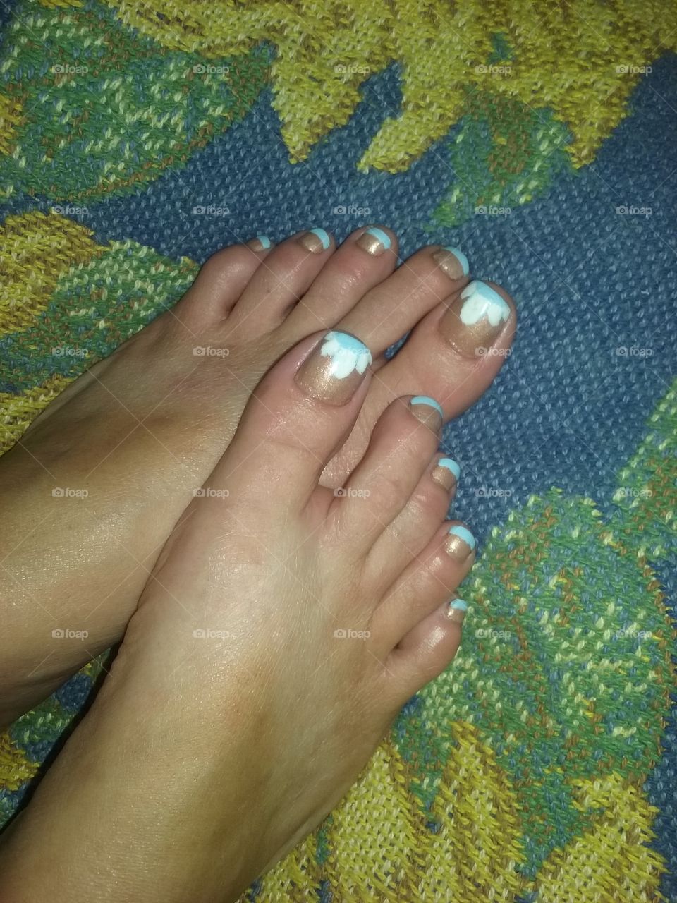 I love painting my toenails