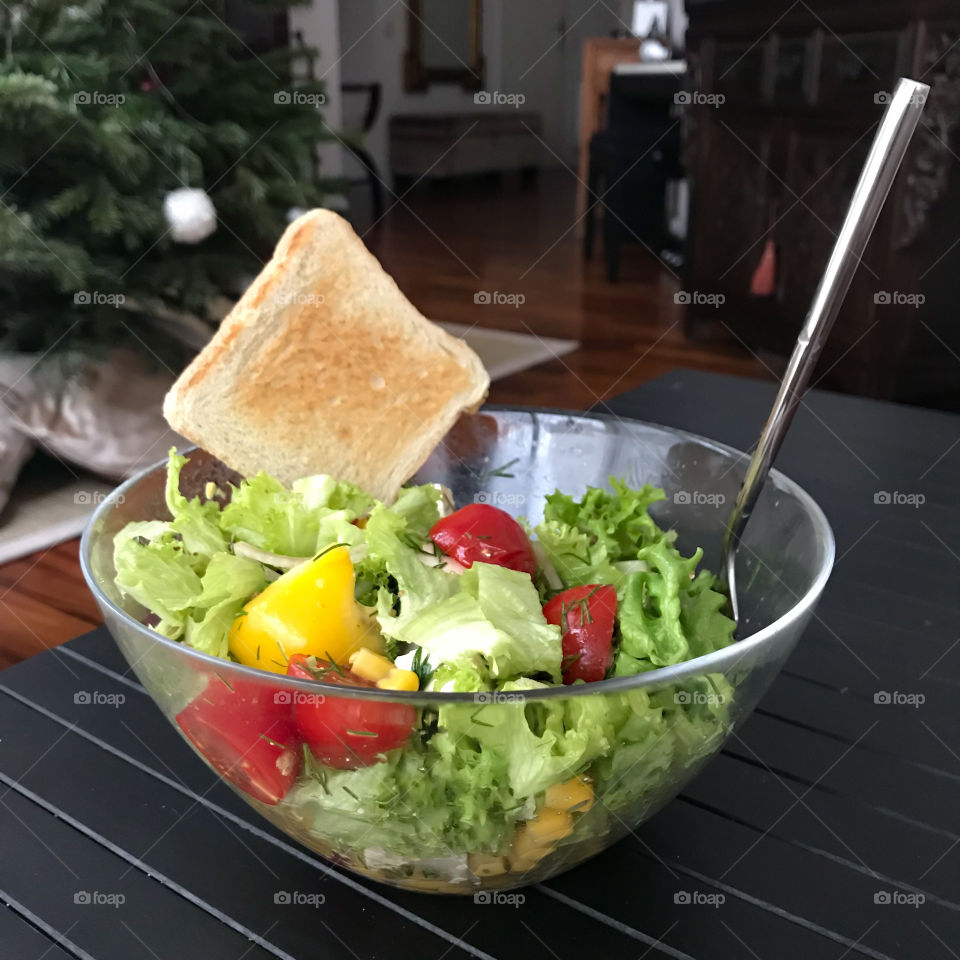 A salad bowl 