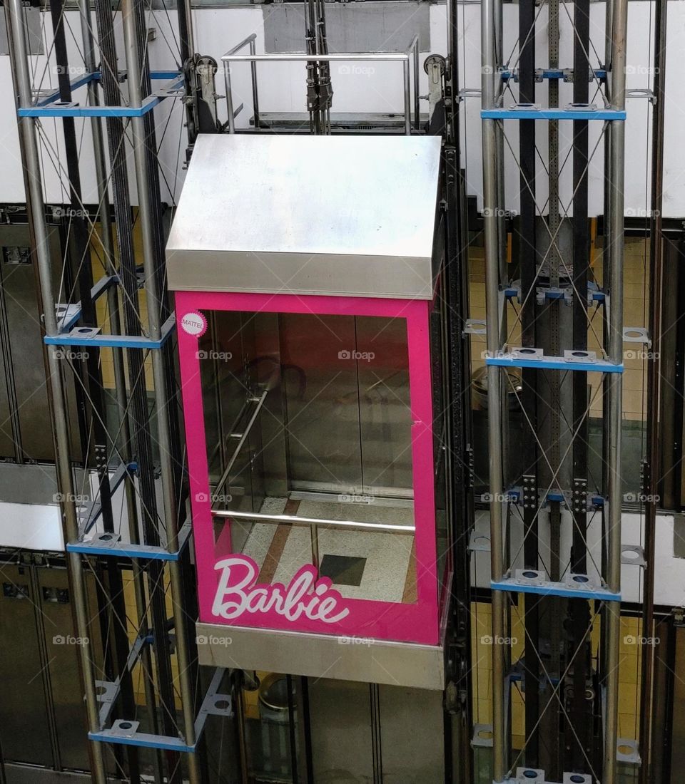 Elevator 🛗 Barbie style 💕 Metal 🛗