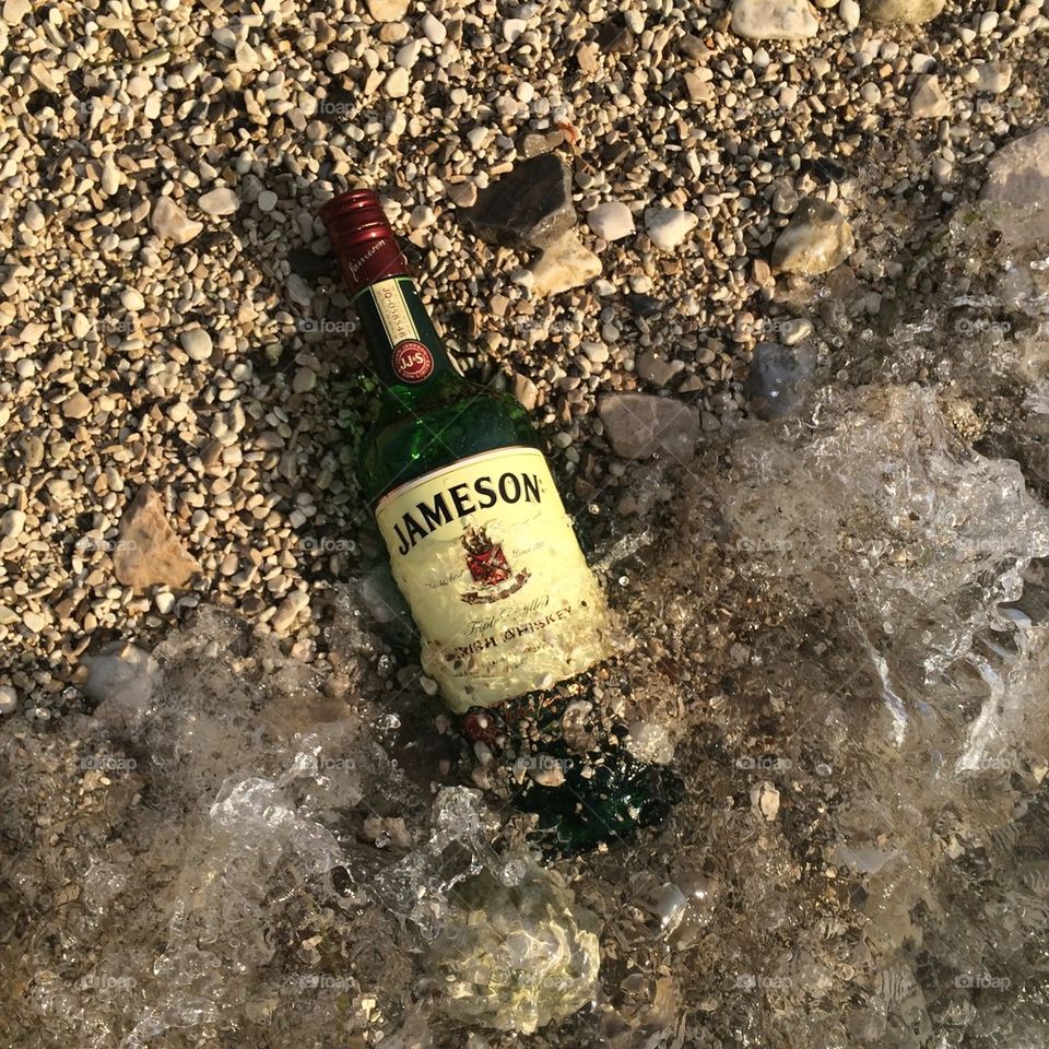 Whisky on the beach 