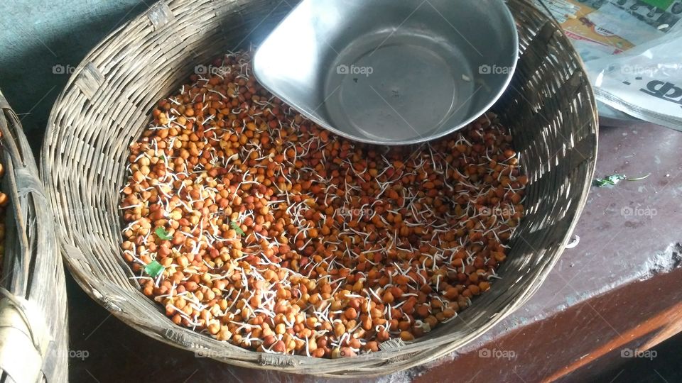 Chana gran placed in the basket which is very beneficial for eating in the food