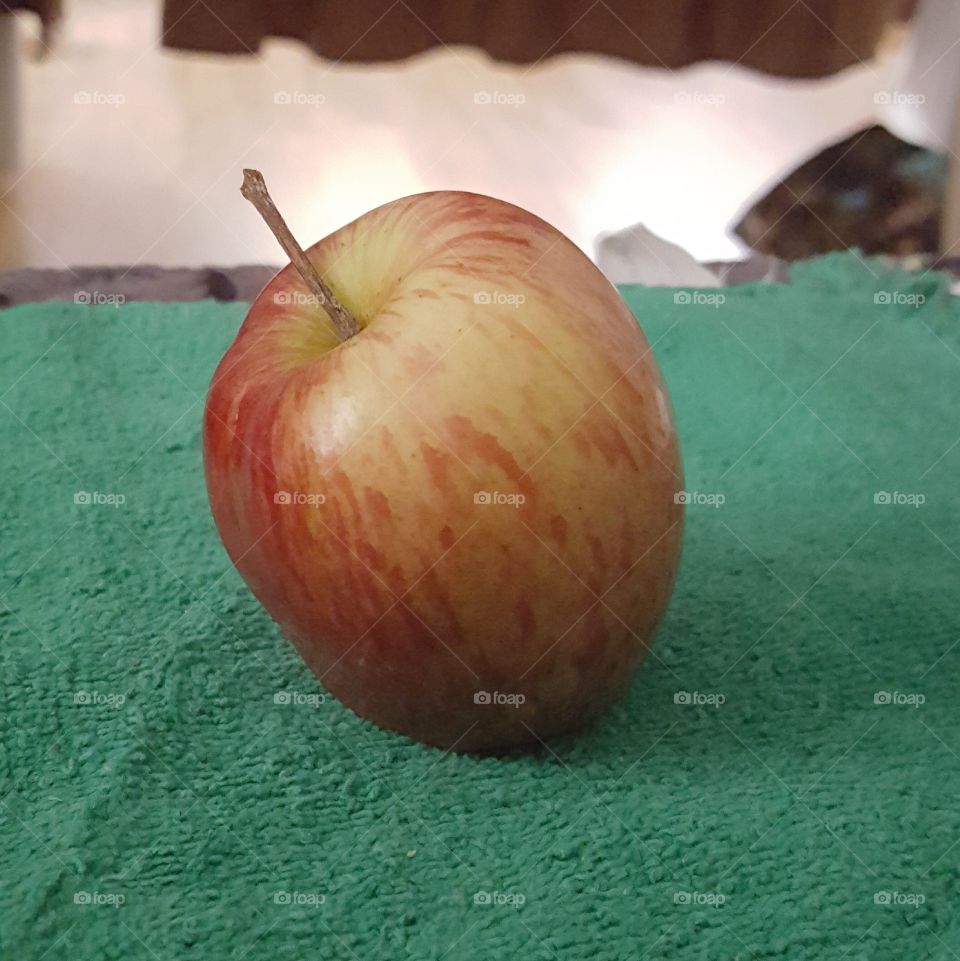 apple