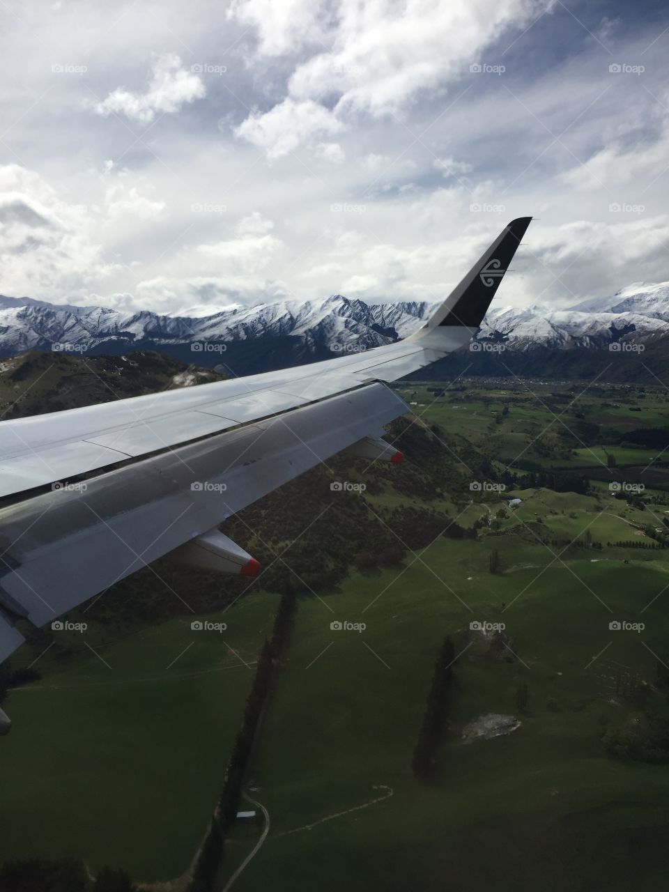 Air New Zealand aircraft minutes before landing in Queenstown airport 
