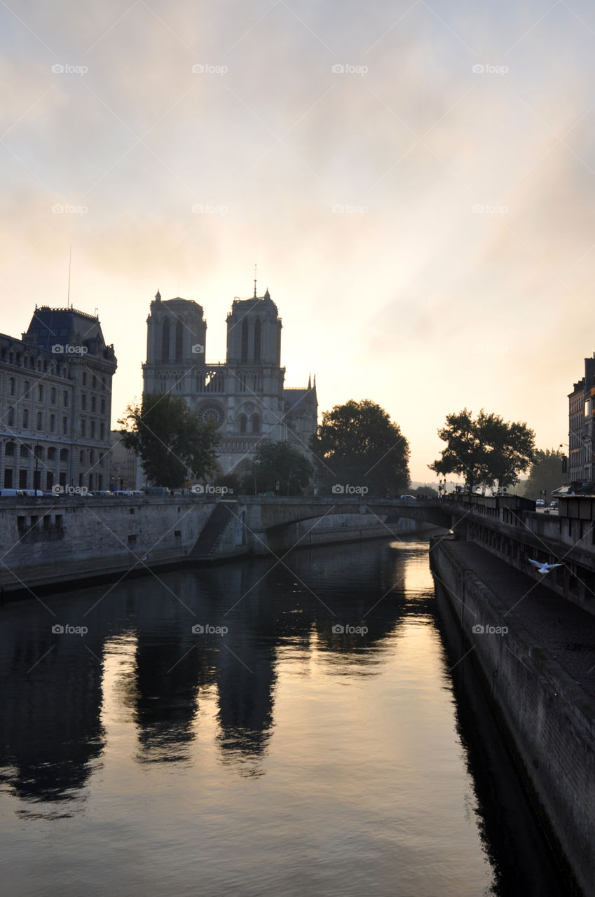 Early morning in Paris 