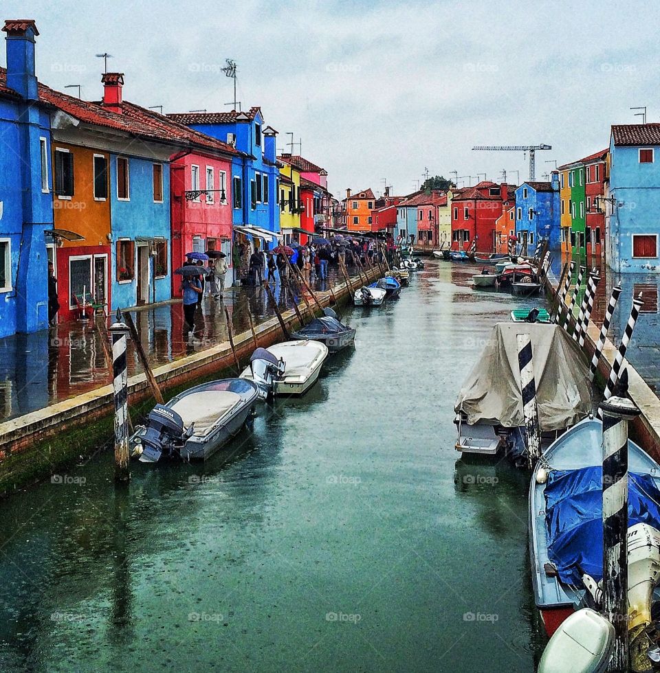 A rainy day in Burano.. love the beautiful, bright colours! 