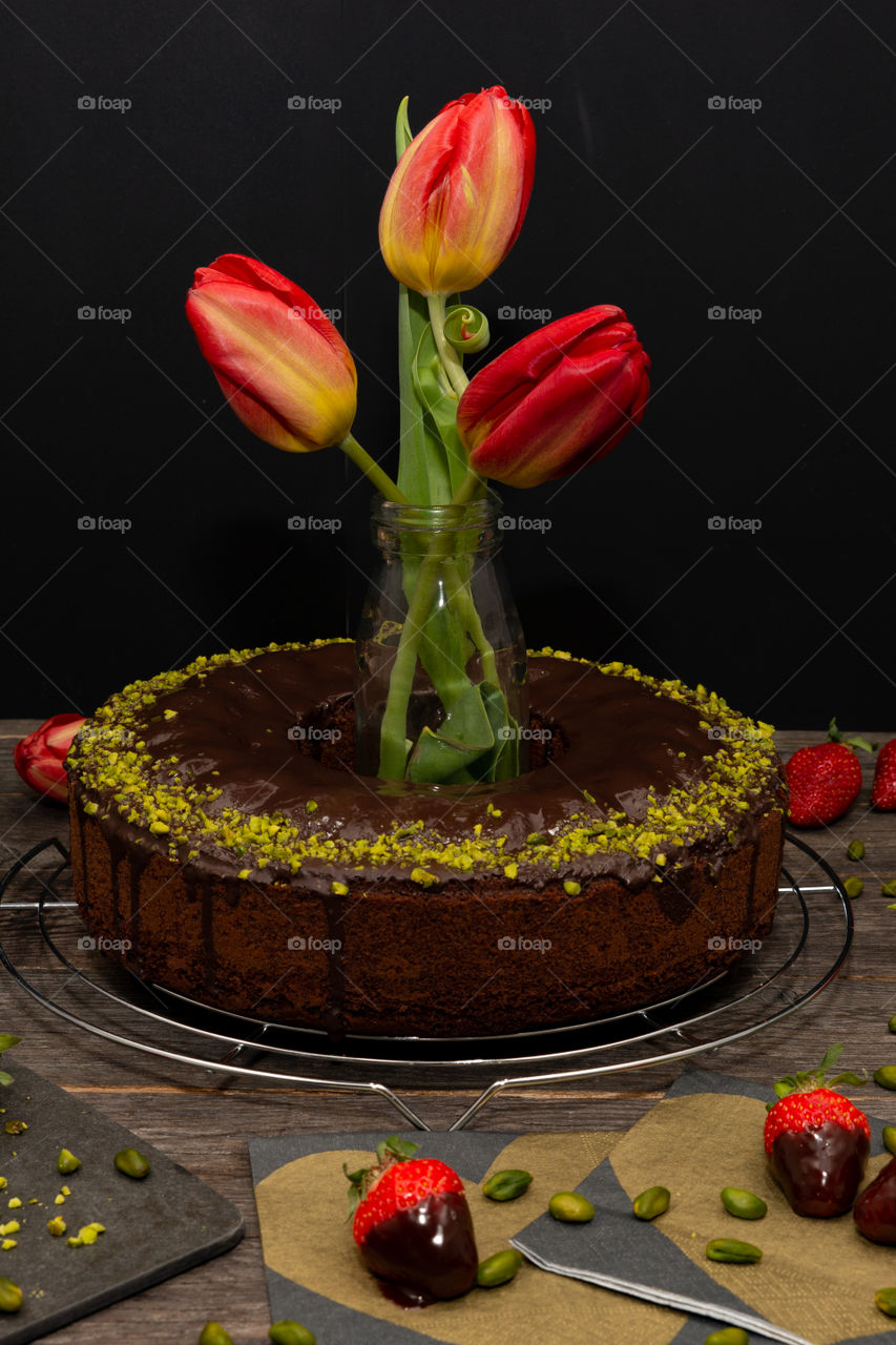 tulips and chocolate cake