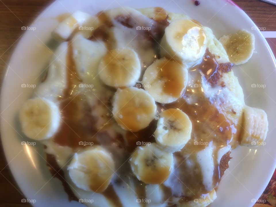 Banana Banana Covered Pancakes 