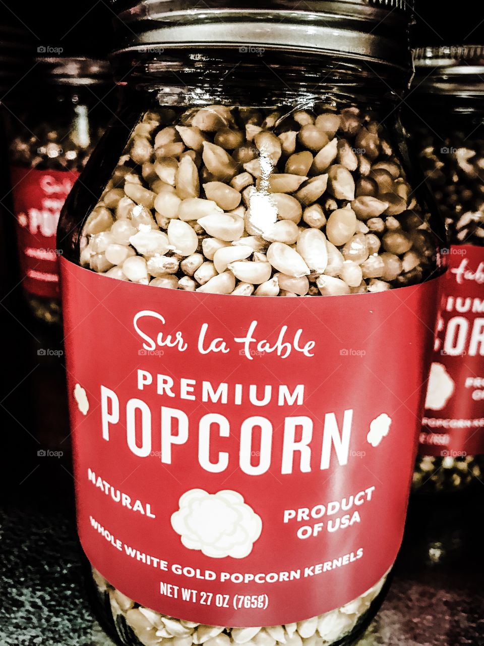 Man it doesn't show signs of stopping
And I brought some corn for popping
The lights are turned was down low
Let it snow let it snow