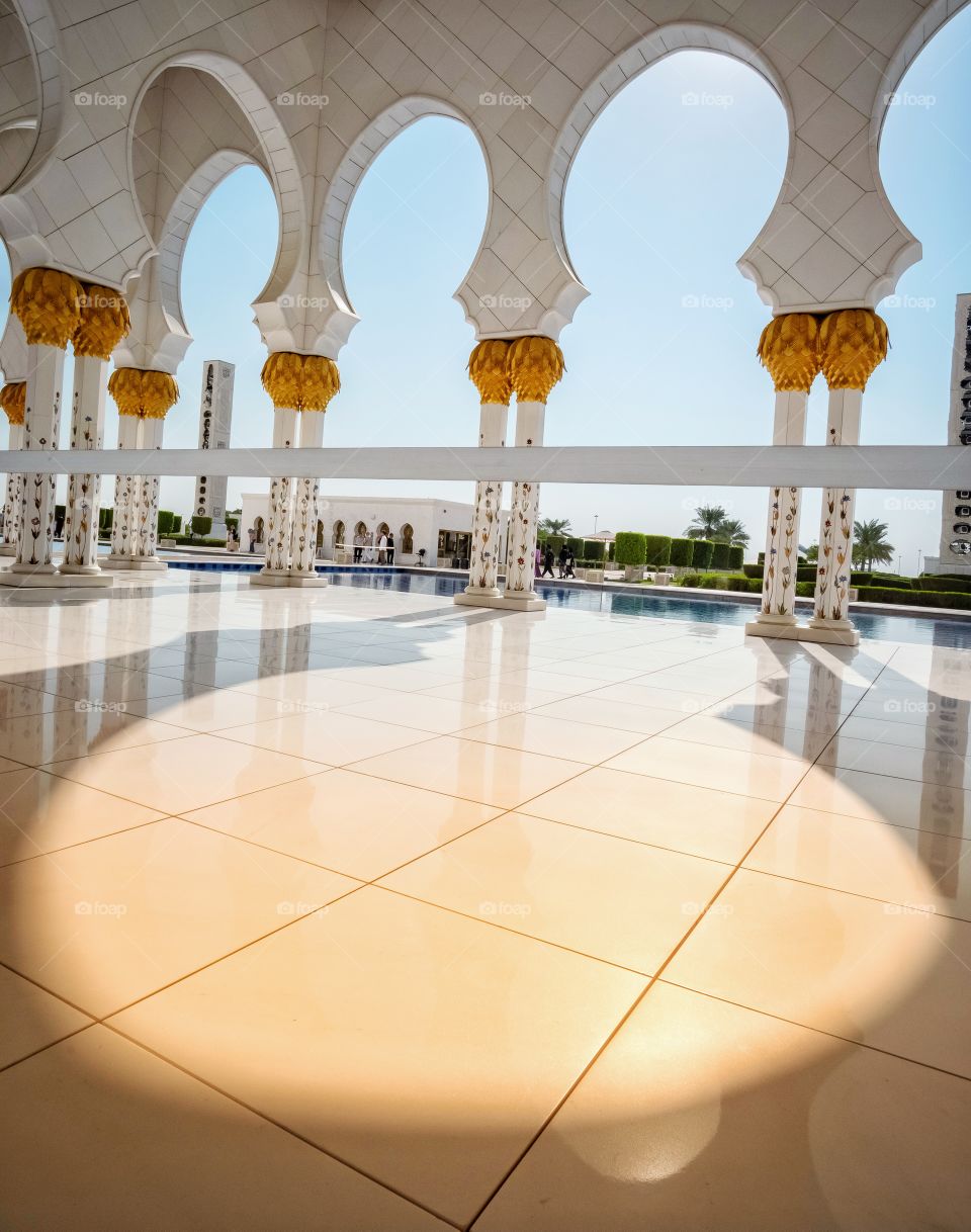 Light and Shadow of Sheikh Zayed architecture White mosque in Dubai architecture 