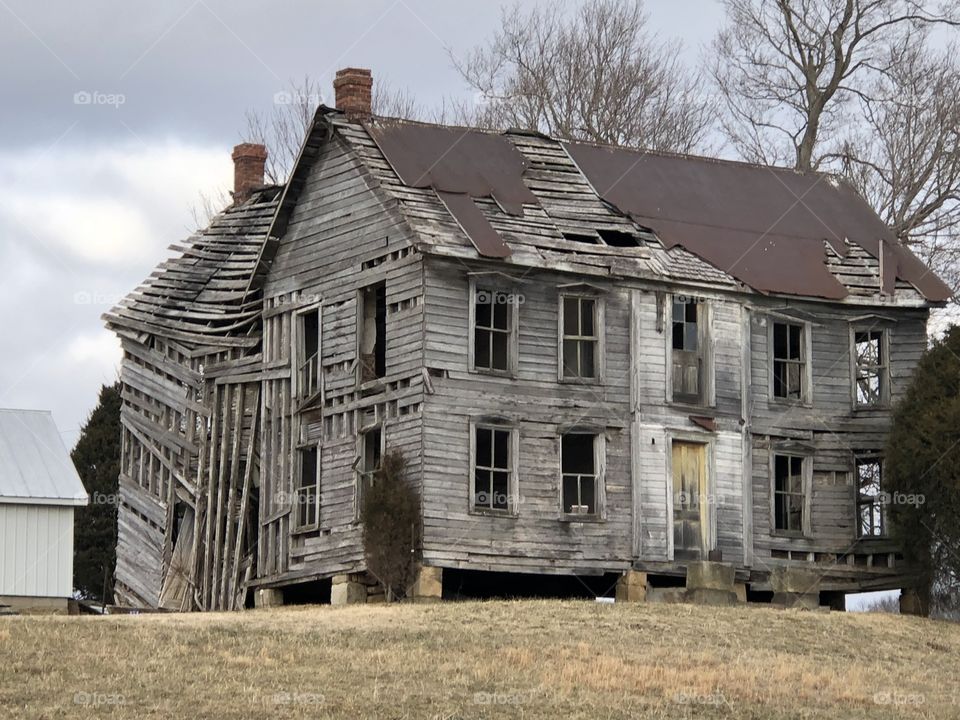 Abandoned house, back