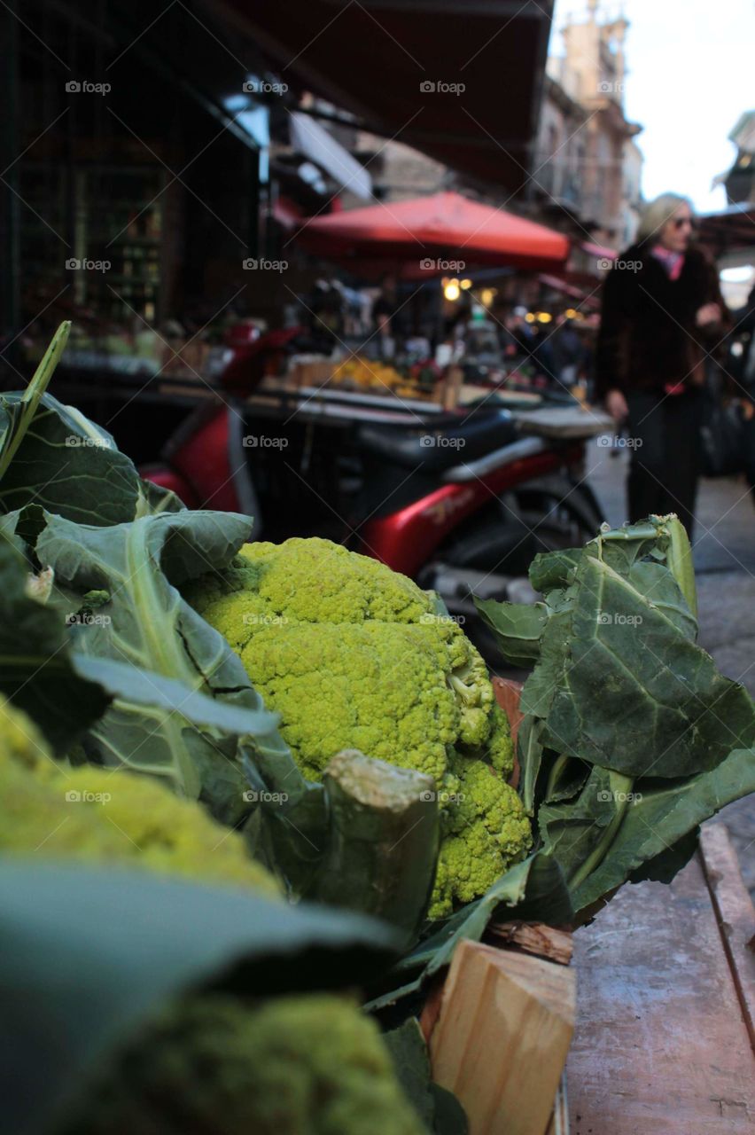 Broccoli verdi al mercato del Capo