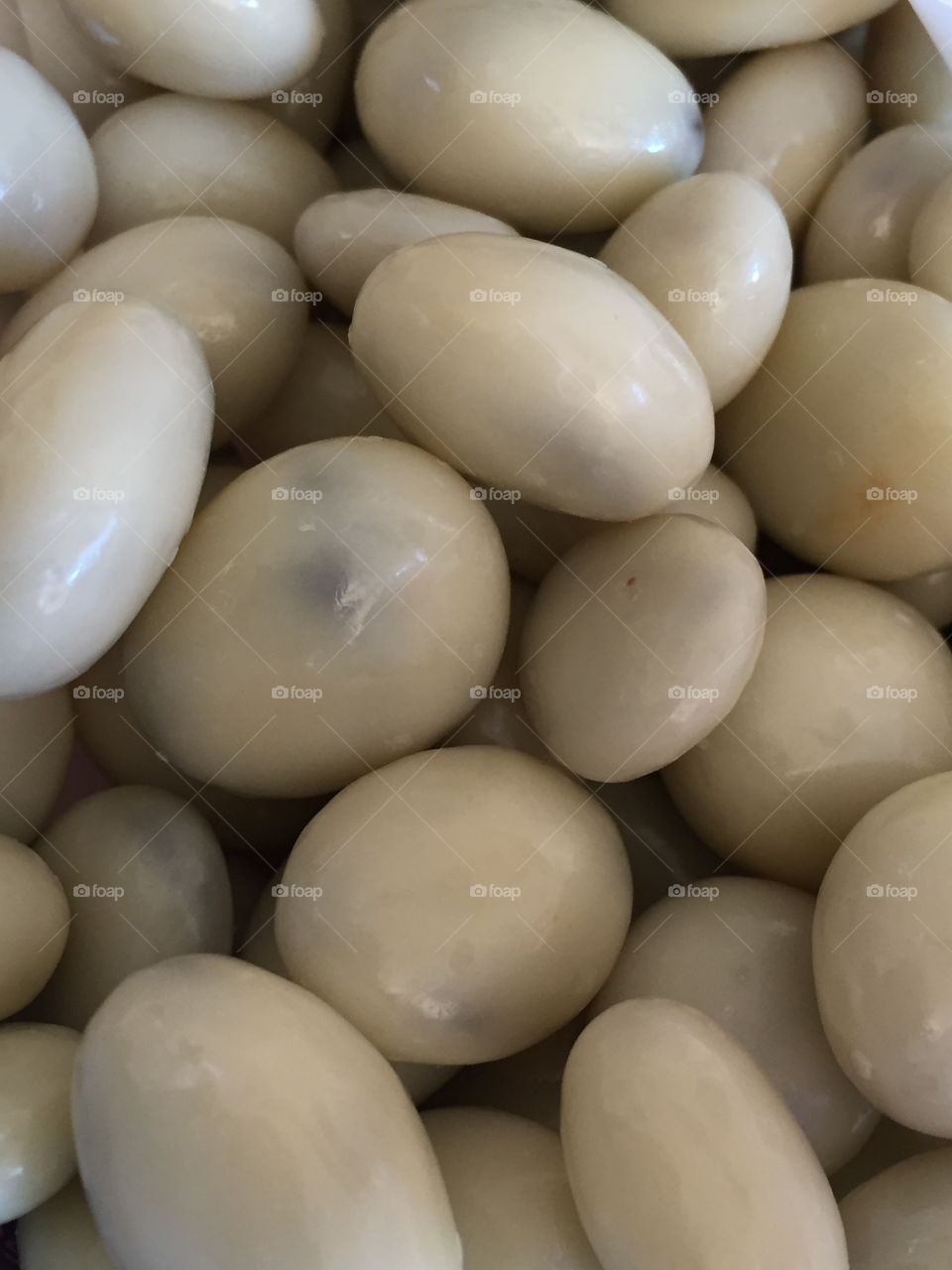 Yoghurt coated raisins 