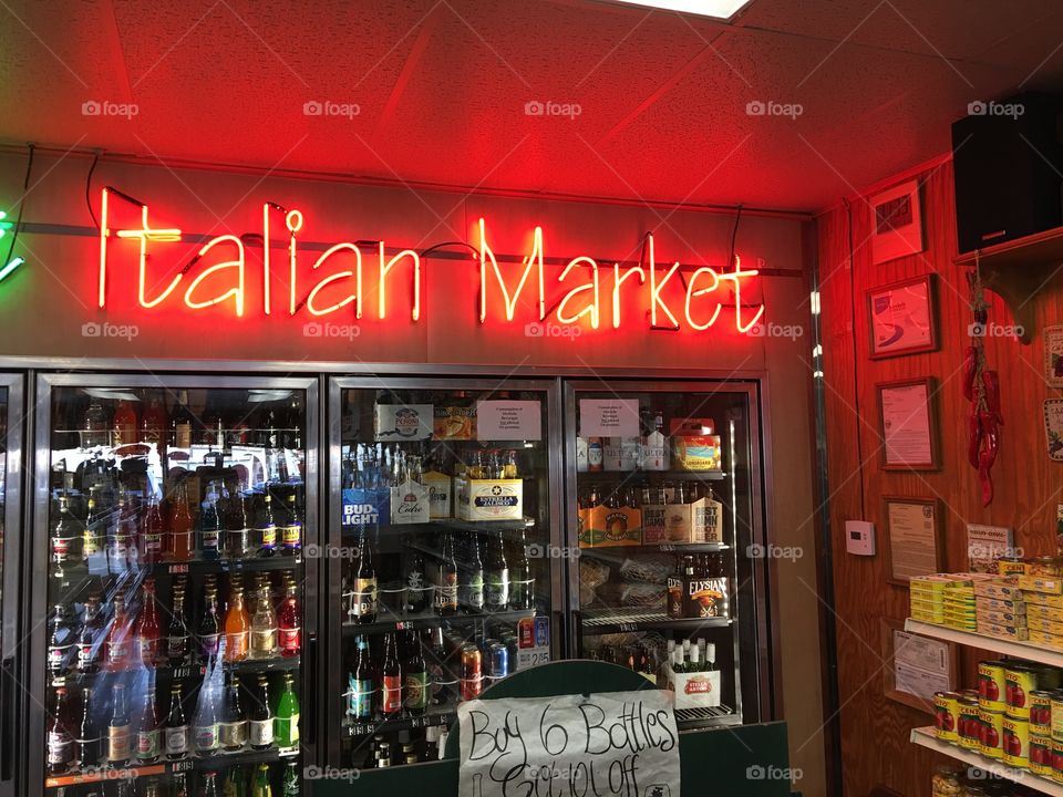 Neon sign Italian market 