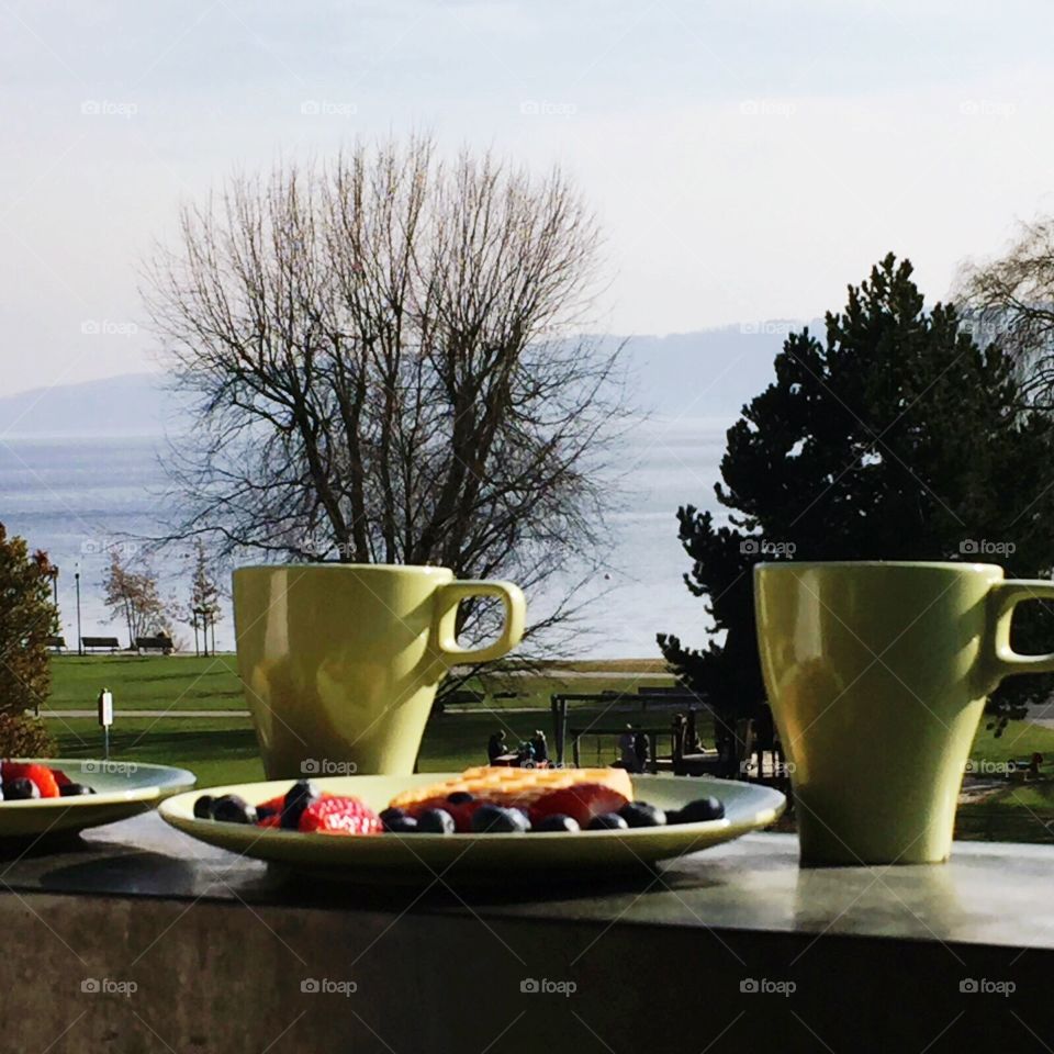 First Picknick of this year on the balcony - the sun feels so good on the skin, spring is defintely coming 