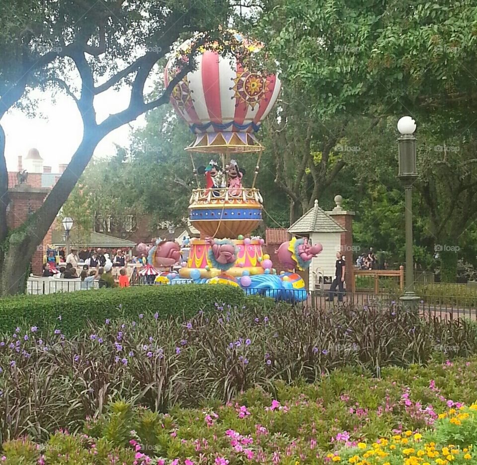 Minnie and Mickey Mouse float