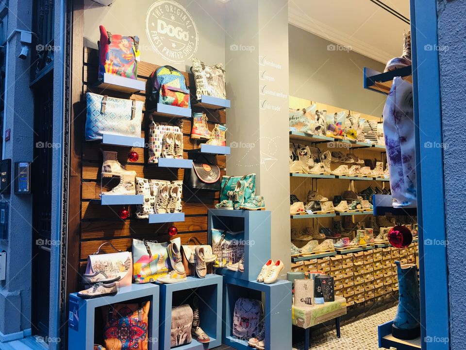 Сувенирный магазин 