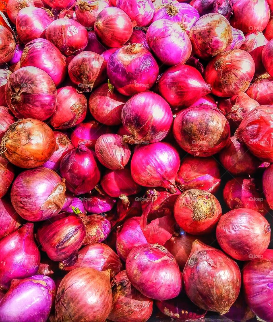 Red onion in super market.