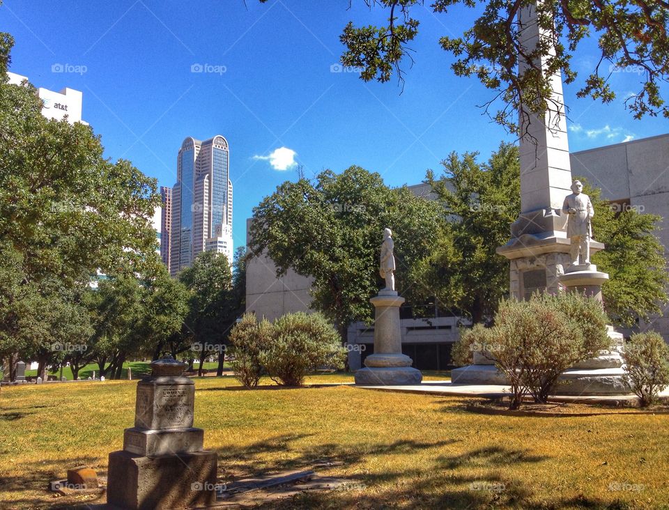 Old and new. I love this old confederate cemetery in the middle of the Dallas city center surrounded by skyscrapers. 