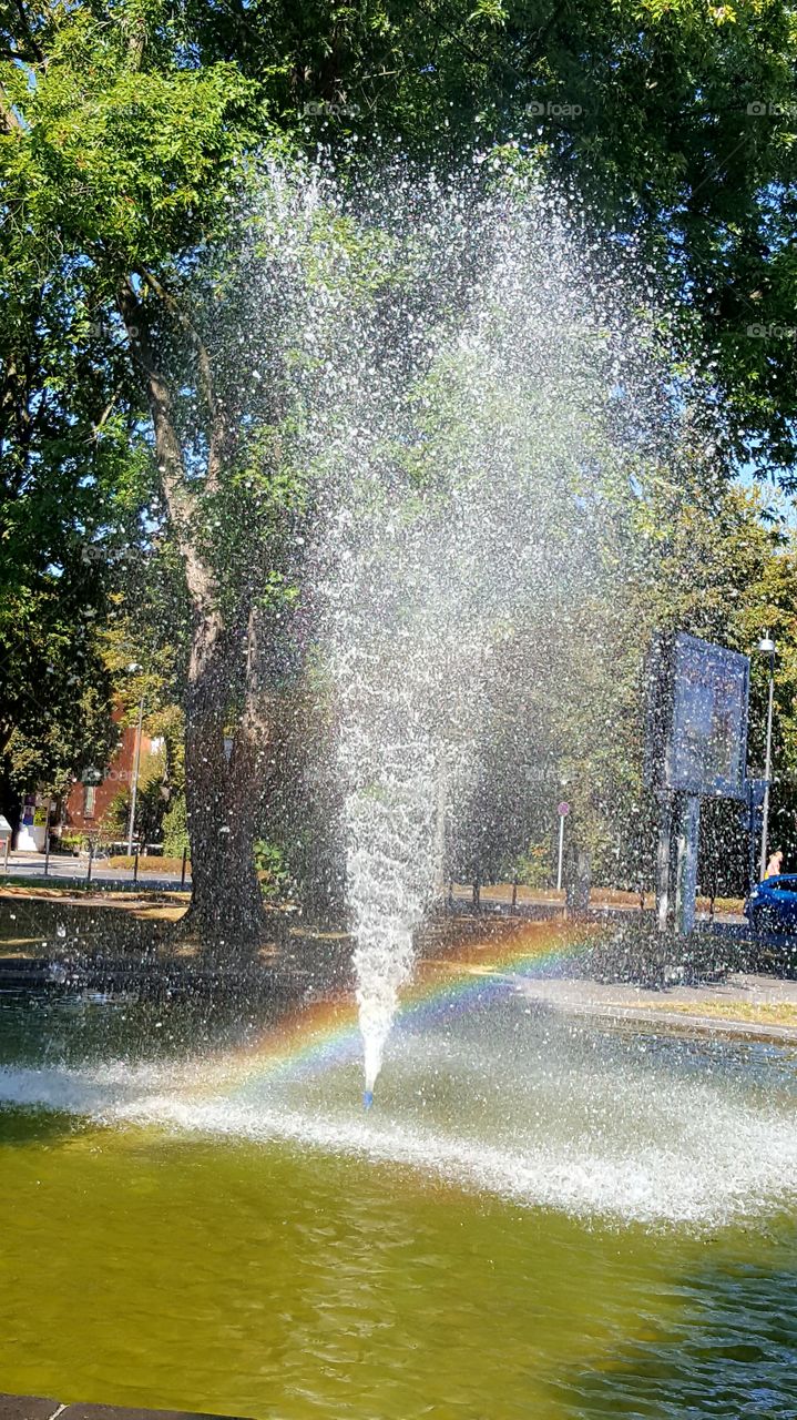 Springbrunnen Regenbogen