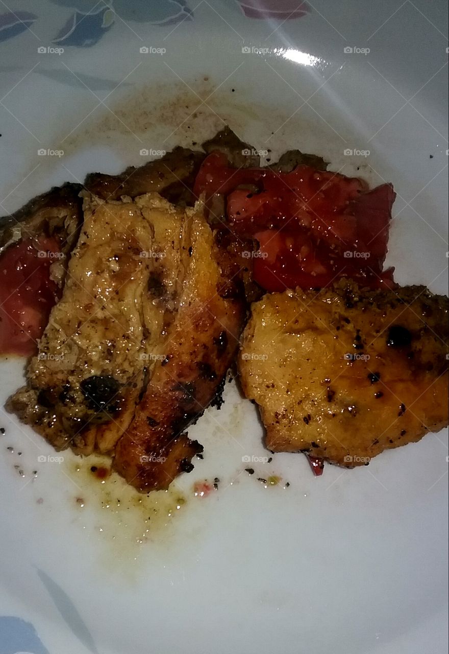 salmon and tomatoes