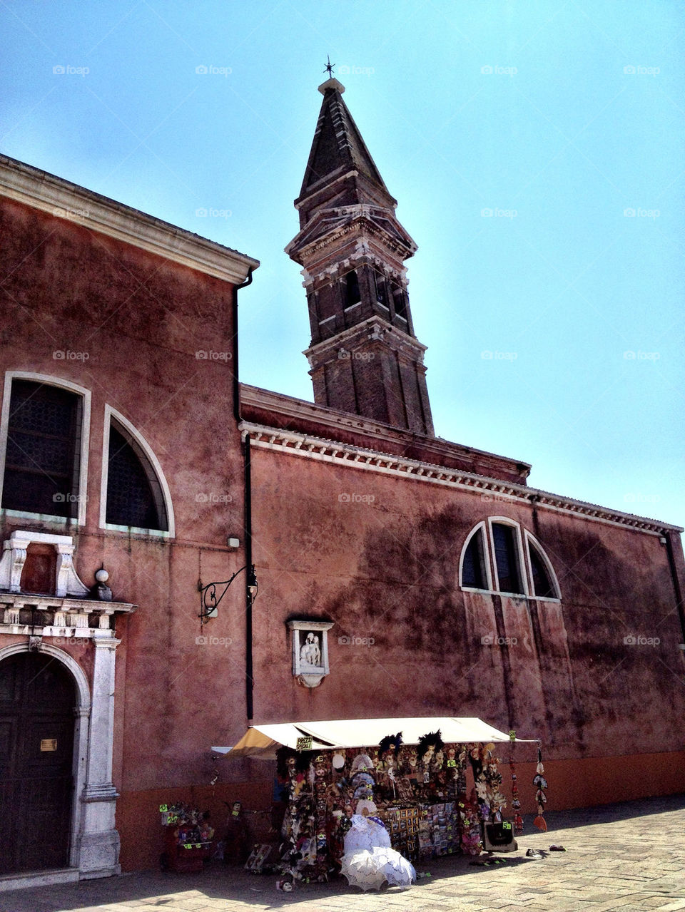 italy tower leaning in by dannytwotaps