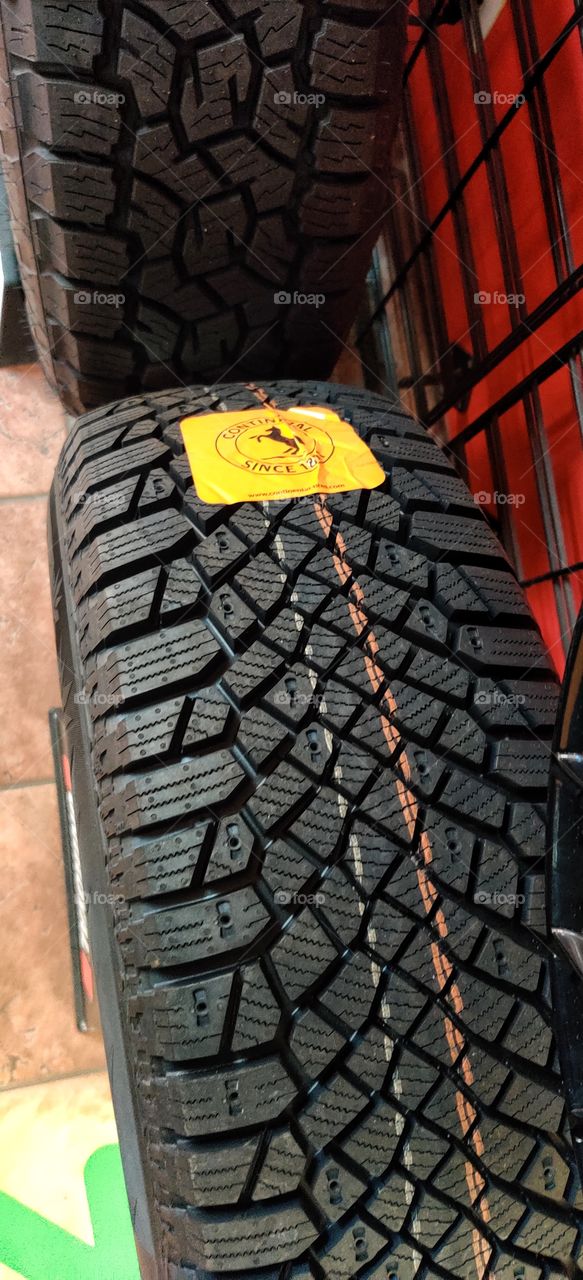 a tire Uniroyal in a Toyota center