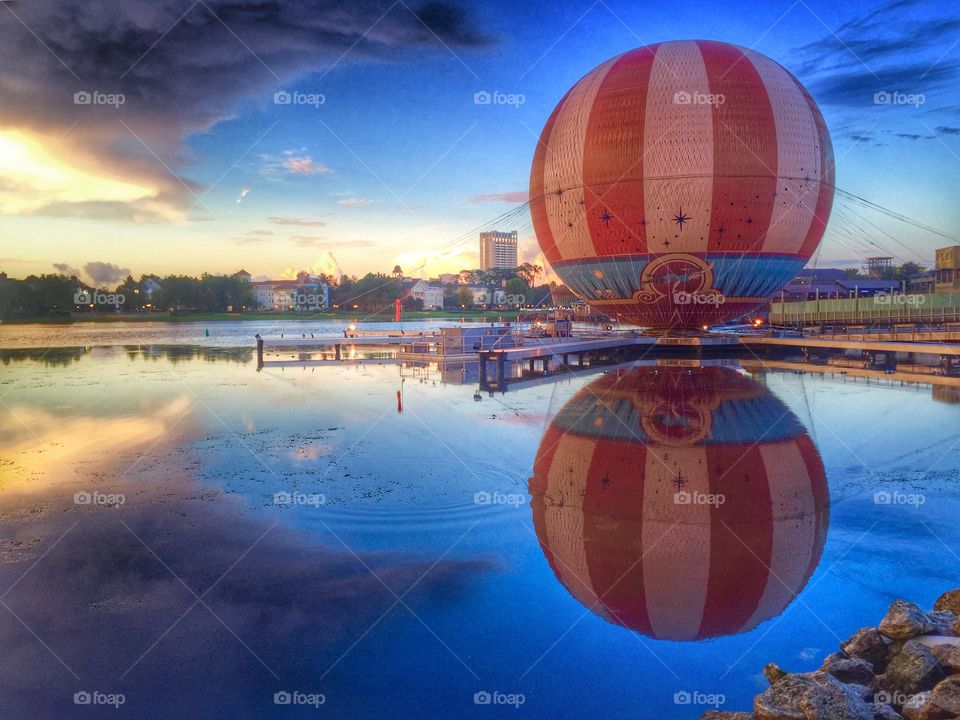 Balloon on lake at Disney Springs 