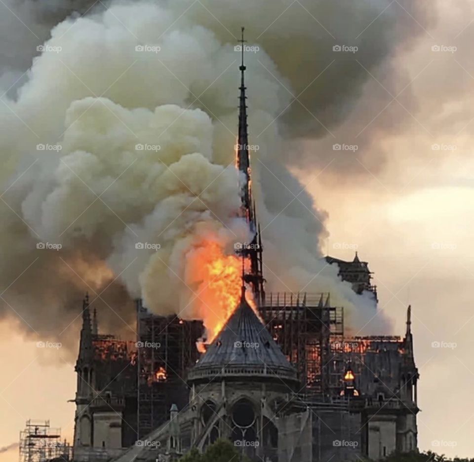 Notre Dame de Paris devourished by fire...