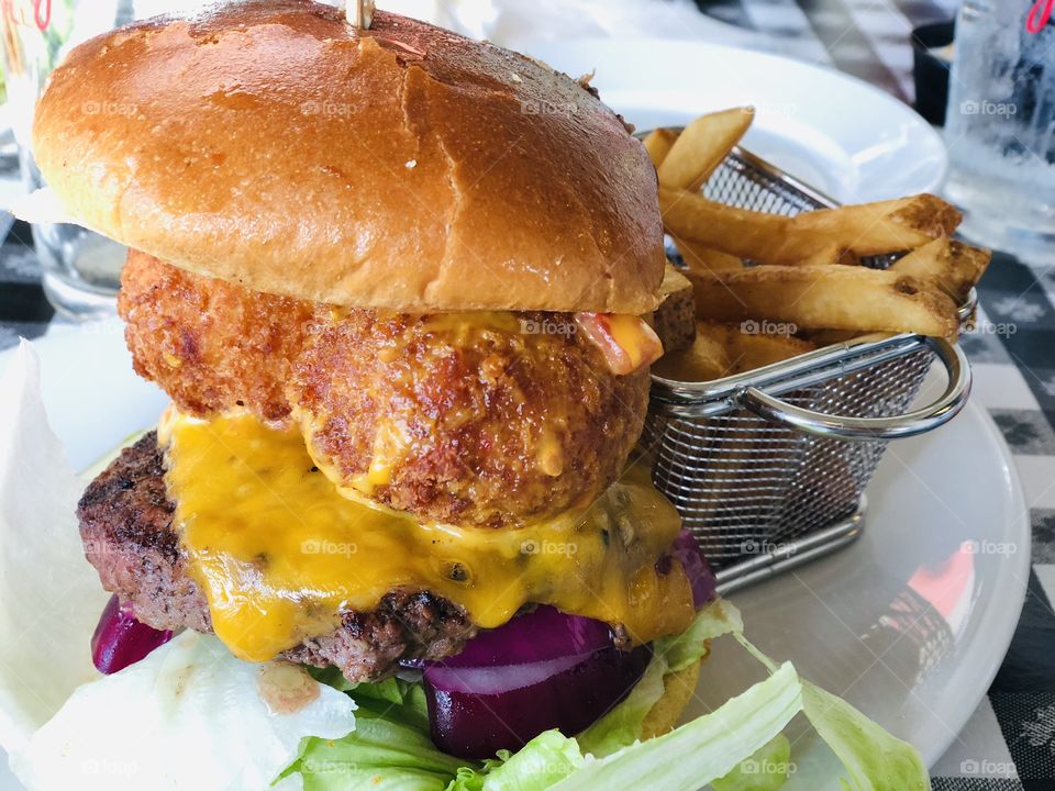 Beastly burger 🍔