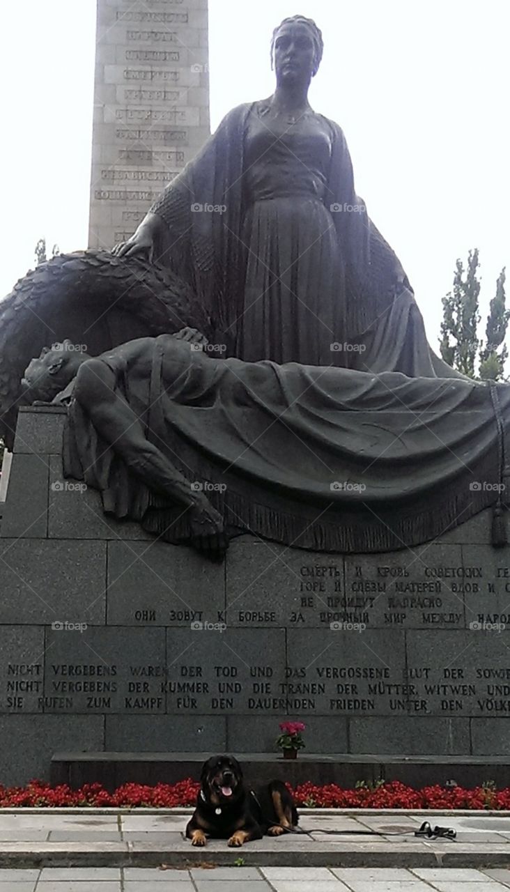 Памятник в Берлине