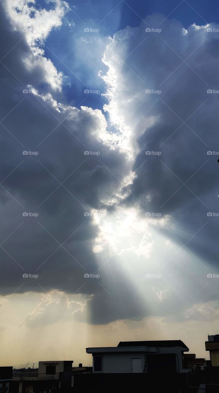 The sun always shines above the clouds.
•And the sun shined through the clouds to make my day bright even in that cloudy weather.