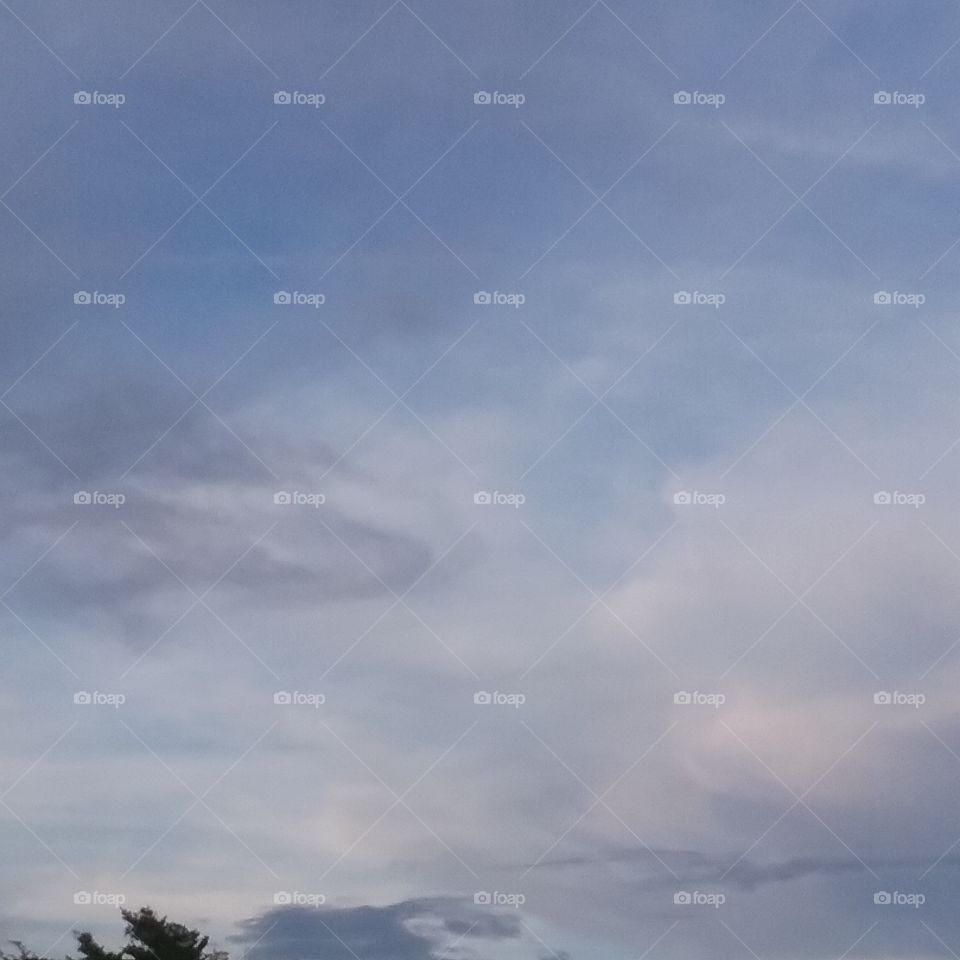 Is it going to rain soon? ฝนจะตกไหมหนอ