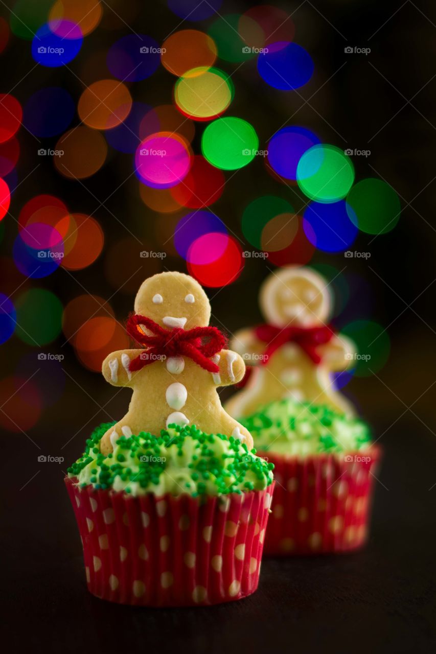 Cupcakes decorated gingerbread men