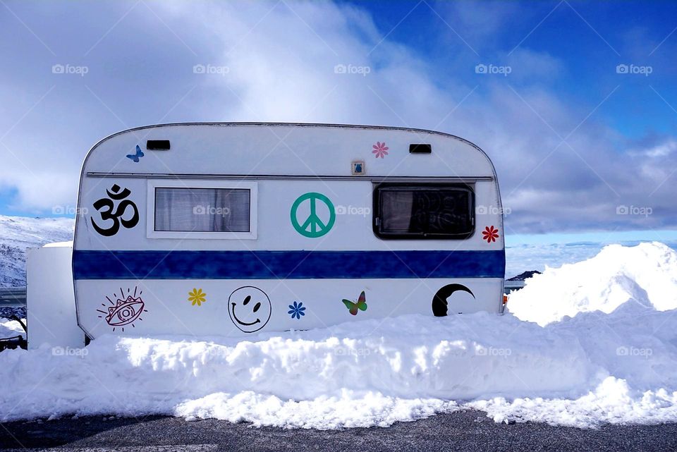 White#snow#caravan