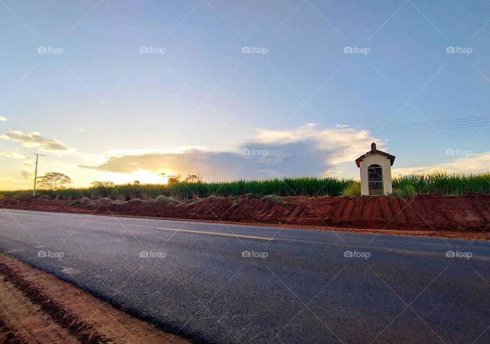 In some regions of the interior of Brazil it is common to see these chapels on the roads. It is customary to build them in memory of someone who died there, usually in a road accident.