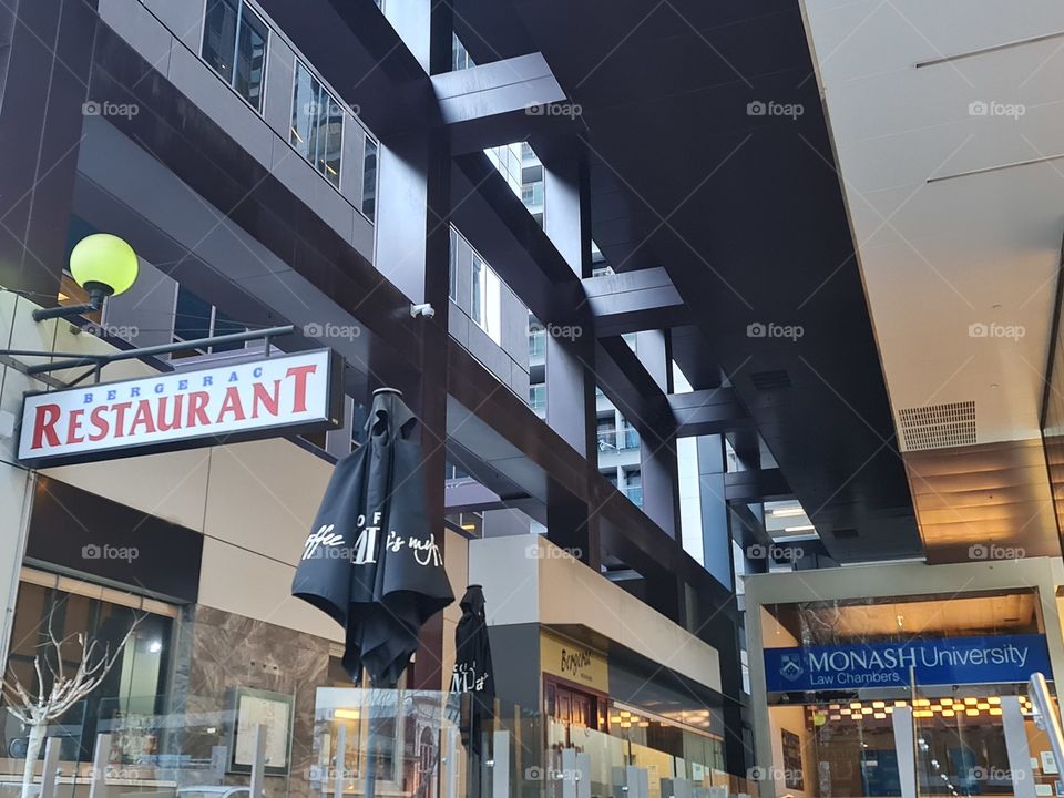 Structural artwork Melbourne CBD law chamber school