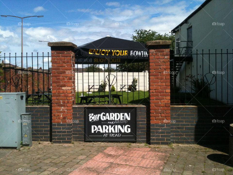 garden wall sign summer by gregmanchester